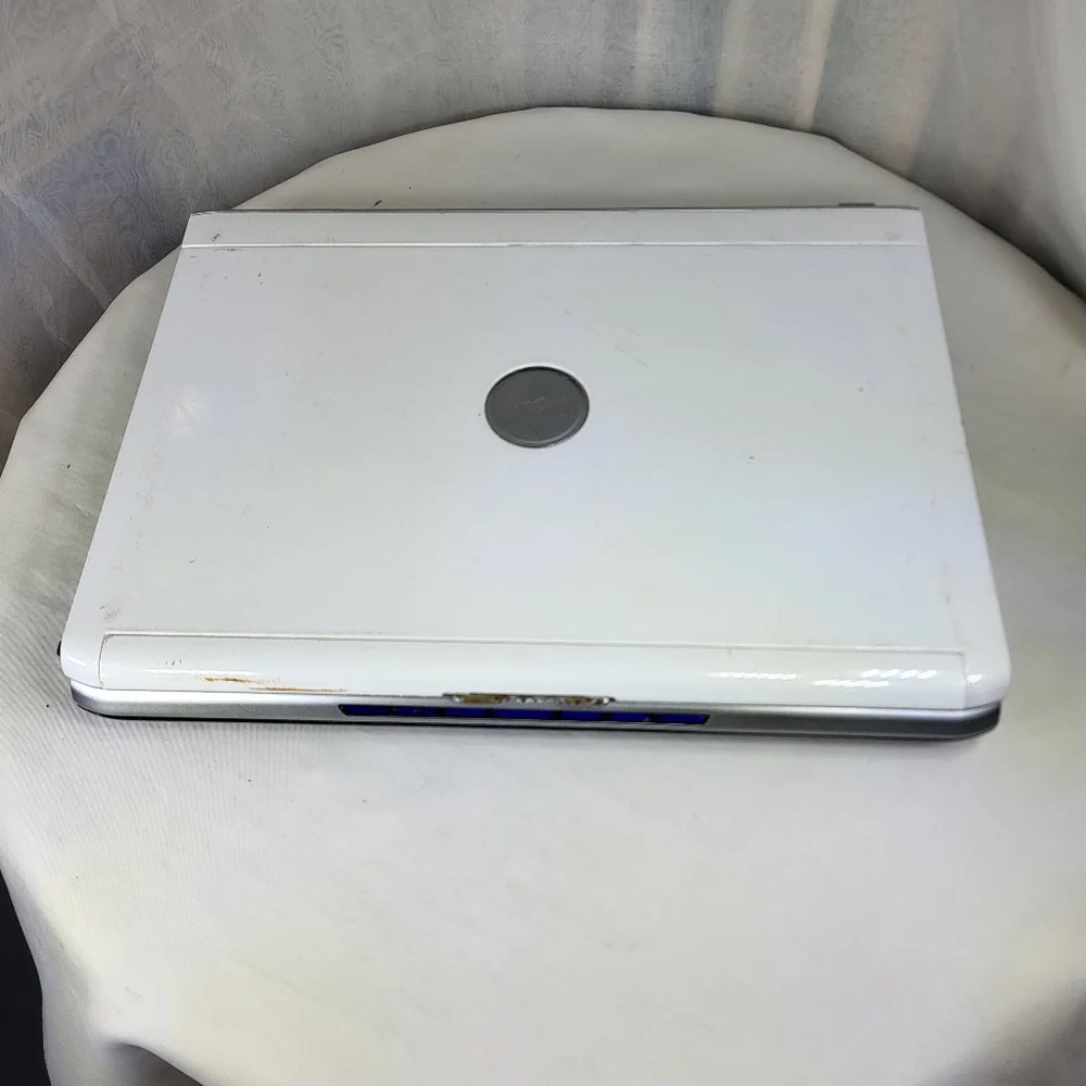 Parts Only or Repair Dell Inspiron 1521 Laptop Gloss White